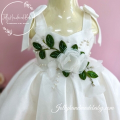 fluffy-tie-strap-taffeta-dress-with-stunning-flower-applique-in-white-midi-dress