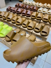 DÉP YEEZY SLIDE OCHRE