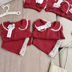 BỘ PIJAMA DÀI TAY ĐỎ XÔ MUSLIN
