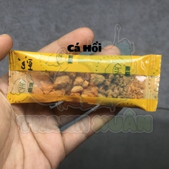 Thức ăn sấy khô gồm : cá hồi, tôm, khoai lang, cà rốt gói nhỏ 3g