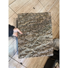 Tấm cork vỏ cây gỗ sồi làm nền chuồng nuôi tạo cảm giác thiên nhiên