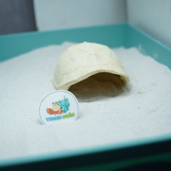 Hang trú ẩn hình mai rùa nhựa đúc màu vàng nhạt cho ốc mượn hồn