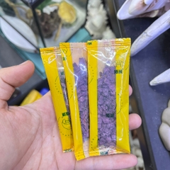 Thức ăn sấy khô gồm : cá hồi, tôm, khoai lang, cà rốt gói nhỏ 3g