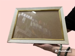 KHUNG GƯƠNG TRẮNG CHỈ VÀNG A4 (21x30) (CÁI)