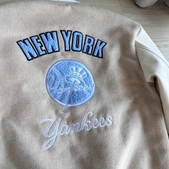 2025 - Áo Bomber New Era Nỉ Varsity NY New York Yankee Be - Chữ Xanh [HÀNG CHÍNH HÃNG]