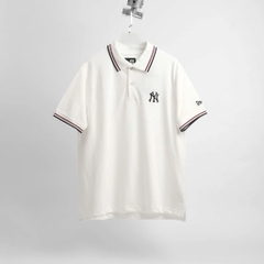 2597 - Áo Polo New Era NY Trắng Cổ Viền Đỏ Đen [HÀNG CHÍNH HÃNG]