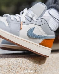 859 -  Giày Nike Air Jordan 1 Low GS Denim Swoosh FZ5046 041 [HÀNG CHÍNH HÃNG]