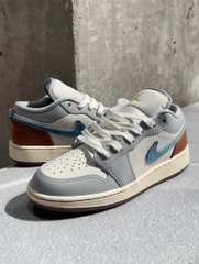 859 -  Giày Nike Air Jordan 1 Low GS Denim Swoosh FZ5046 041 [HÀNG CHÍNH HÃNG]