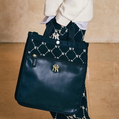 562 -  Túi MLB NY Monogram Sub Bag - Túi Đứng - Đen - Code 7AUBMD34N 50BKS [HÀNG CHÍNH HÃNG]