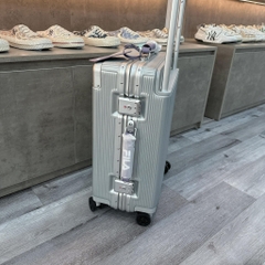 2051 - Vali Fila Embossed Logo - Size Cabin 22 Xách Tay - Xám Trắng [HÀNG CHÍNH HÃNG]