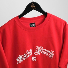 2152 - Áo New Era NY New York Yankee Gothic Font Đỏ [HÀNG CHÍNH HÃNG]