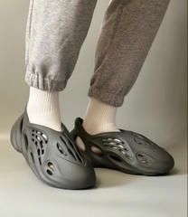 1974 - Giày Adidas Yeezy Foam RNR Carbon IG5349 [HÀNG CHÍNH HÃNG]