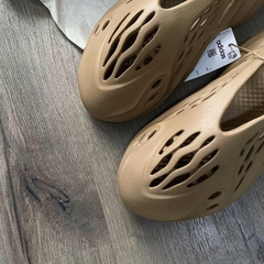 1973 - Giày Adidas Yeezy Foam RNR Clay Taupe GV6842 [HÀNG CHÍNH HÃNG]