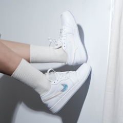 729 -  Giày Nike Air Jordan 1 Low Shines Glitter Swoosh FQ9112 100 [HÀNG CHÍNH HÃNG]