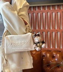 2147 - Túi Burberry Gift Beauty Canvas With Bear Charm (Gift Hãng Tặng Khách) [HÀNG CHÍNH HÃNG]