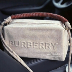 2147 - Túi Burberry Gift Beauty Canvas With Bear Charm (Gift Hãng Tặng Khách) [HÀNG CHÍNH HÃNG]