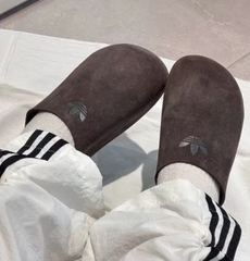 1874 - Dép Adidas Adimule Dark Brown Gum JS0705 Nâu [HÀNG CHÍNH HÃNG]