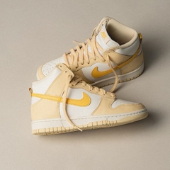255 -  Giày Nike Dunk High 'Pale Vanilla Topaz Gold' - Trắng Vàng - DD1869-201 [HÀNG CHÍNH HÃNG]