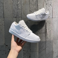 072 -  Giày Nike Air Jordan 1 Low Triple White 553558 136 | 553560 136 [HÀNG CHÍNH HÃNG]