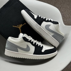 1962 - Giày Nike Air Jordan 1 Low 'Sail Light Smoke Grey' IO2242-101 [HÀNG CHÍNH HÃNG]
