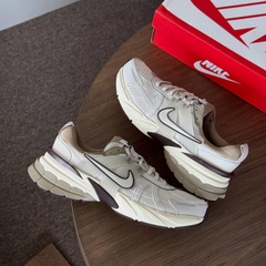 1820 - Giày Nike V2K Run Light Orewood Brown FD0736-103 [HÀNG CHÍNH HÃNG]