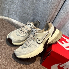 1820 - Giày Nike V2K Run Light Orewood Brown FD0736-103 [HÀNG CHÍNH HÃNG]