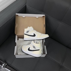 319 -  Giày Nike Jordan 1 MID COCONUT MILK BQ6472 121 [HÀNG CHÍNH HÃNG]