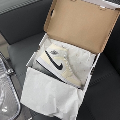 319 -  Giày Nike Jordan 1 MID COCONUT MILK BQ6472 121 [HÀNG CHÍNH HÃNG]