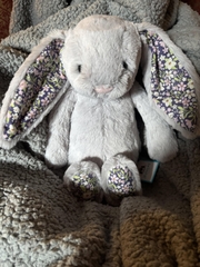 2080 - JellyCat Blossom Bunny Bloom Silver 31cm - JellyCat Blossom Silver Bunny Bloom Medium 31cm [HÀNG CHÍNH HÃNG]