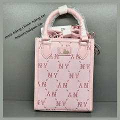 1017 -  Túi MLB NY Dia Monogram Phonebag Dọc - Hồng Pink - Code 7ACRMDB4N 50PKL [HÀNG CHÍNH HÃNG]