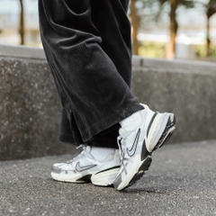 1819 - Giày Nike V2K Run Summit White Metallic Silver FD0736-100 [HÀNG CHÍNH HÃNG]