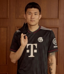 1766 - Áo Adidas FC Bayern Áo Đấu Thứ Ba Mùa Giải 25/26 Black Halo Ivory KE6801 [HÀNG CHÍNH HÃNG]