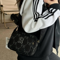 1696 - Túi MLB Monogram JQD New York Yankees Black 7ACRMDH5N-50BKS [HÀNG CHÍNH HÃNG]