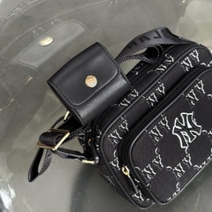 1696 - Túi MLB Monogram JQD New York Yankees Black 7ACRMDH5N-50BKS [HÀNG CHÍNH HÃNG]