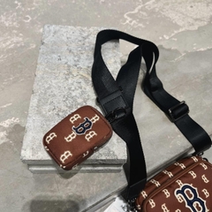 609 -  Túi Đeo Chéo MLB Mini Monogram Boston Red Sox Màu Nâu 3ACRS012N-43BRD [HÀNG CHÍNH HÃNG]