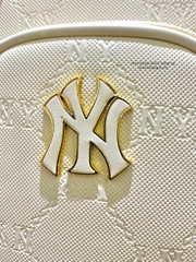 495 -  Túi MLB NY Monogram Mini - Trắng Kem - Code 7ACRMDD4N-50CRS [HÀNG CHÍNH HÃNG]