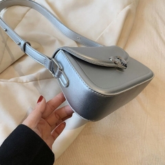 527 -  Túi Xách Obaghouse Ember Heart Bag - Trắng Bạc [HÀNG CHÍNH HÃNG]
