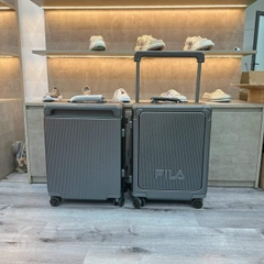 734 -  Vali Fila Embossed Logo - Size Cabin 22 Xách Tay - Đen Chì [HÀNG CHÍNH HÃNG]