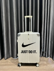745 -  Vali Nike Just Do It - Size Cabin 22 Xách Tay - Trắng Kem [HÀNG CHÍNH HÃNG]