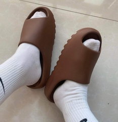 797 -  Dép Adidas Yeezy Slide Flax - Nâu Choco - Code FZ5896 [HÀNG CHÍNH HÃNG]