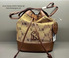 937 -  Túi MLB Monogram Bucket Bag New York Yankees - Be D.Beige - Code 7ACRMDE4-50BGS [HÀNG CHÍNH HÃNG]