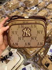 942 -  Túi MLB Monogram Jacquard New York Yankees - Beige - Code 7ACRMDA4 50BGS [HÀNG CHÍNH HÃNG]