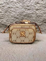 942 -  Túi MLB Monogram Jacquard New York Yankees - Beige - Code 7ACRMDA4 50BGS [HÀNG CHÍNH HÃNG]