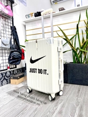 745 -  Vali Nike Just Do It - Size Cabin 22 Xách Tay - Trắng Kem [HÀNG CHÍNH HÃNG]