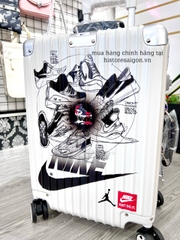 748 -  Vali Nike Sneakers Silhouette - Size Cabin 22 Xách Tay - Trắng Kem [HÀNG CHÍNH HÃNG]