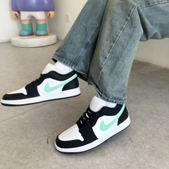 1059 -  Giày Nike Air Jordan 1 Low Green Glow 553560 131 [HÀNG CHÍNH HÃNG]