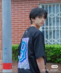 548 -  Áo MLB Big B Boston Monotive Overfit - Đen - Big B Monogram Tím - Code 3ATSM3033N-50BKS [HÀNG CHÍNH HÃNG]