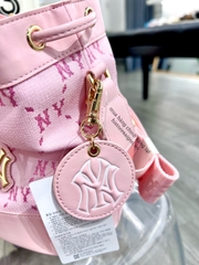 938 -  Túi MLB Monogram Bucket Bag New York Yankees - Hồng Pink- Code 7ACRMDE4-50PKL [HÀNG CHÍNH HÃNG]