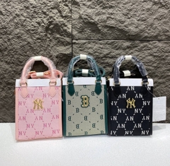 1017 -  Túi MLB NY Dia Monogram Phonebag Dọc - Hồng Pink - Code 7ACRMDB4N 50PKL [HÀNG CHÍNH HÃNG]