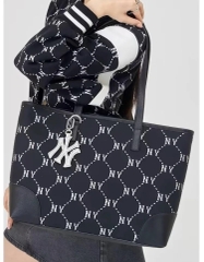 1102 -  Túi MLB Tote Diamond Monogram Jacquard New York Yankees ''Black'' - Code 3AORL014N 50BKS [HÀNG CHÍNH HÃNG]